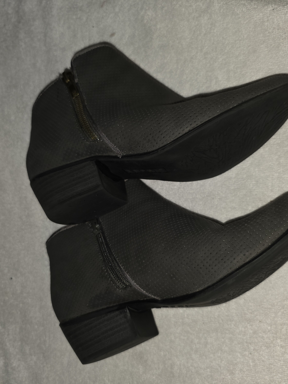 Esprit Tara Perforated Zip Ankle Booties Grey Size 9 Excellent Condition - Picture 3 of 6